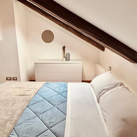Unonoveuno Luxury Apartment Napoli Bagian luar foto