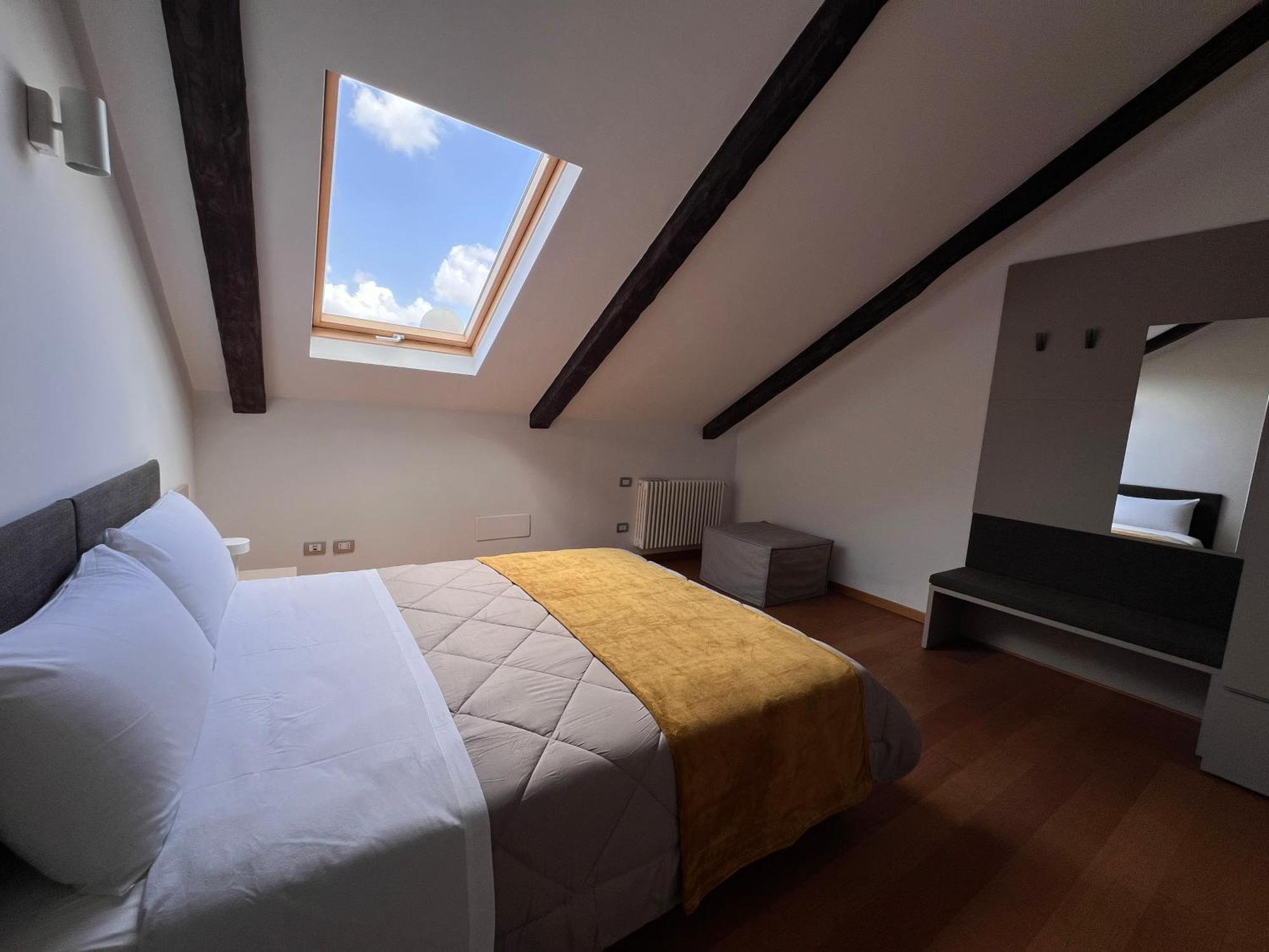 Unonoveuno Luxury Apartment Napoli Bagian luar foto