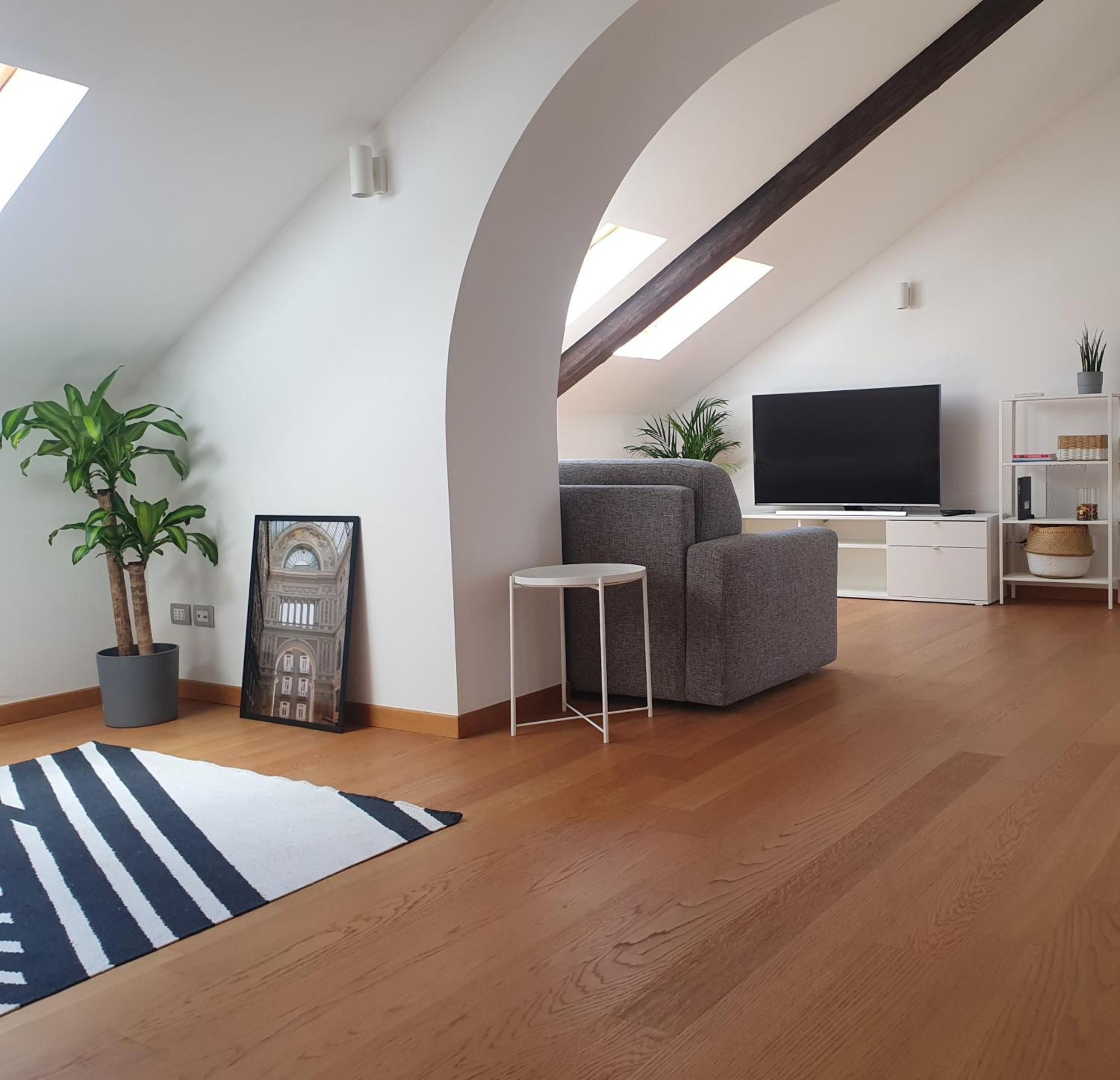 Unonoveuno Luxury Apartment Napoli Bagian luar foto