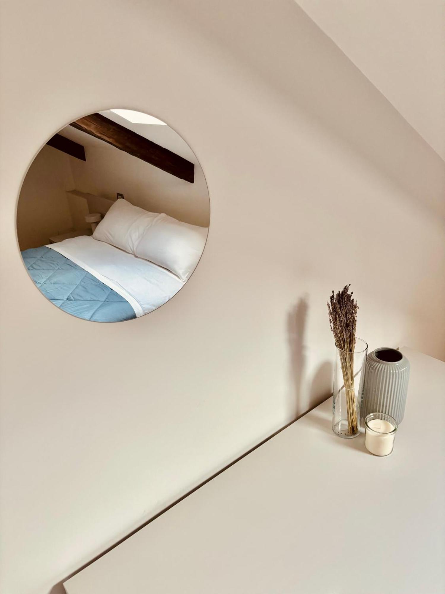 Unonoveuno Luxury Apartment Napoli Bagian luar foto