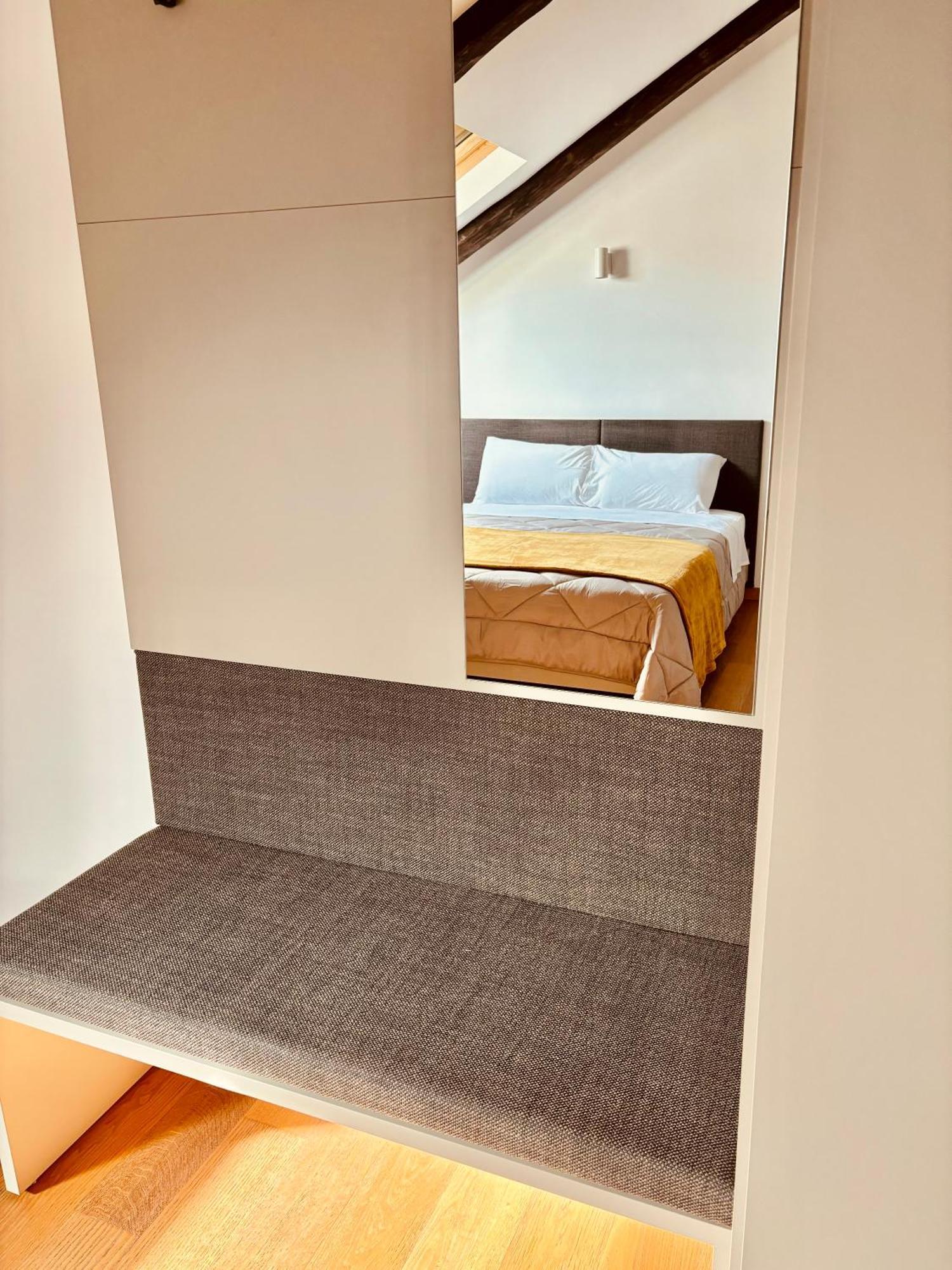 Unonoveuno Luxury Apartment Napoli Bagian luar foto