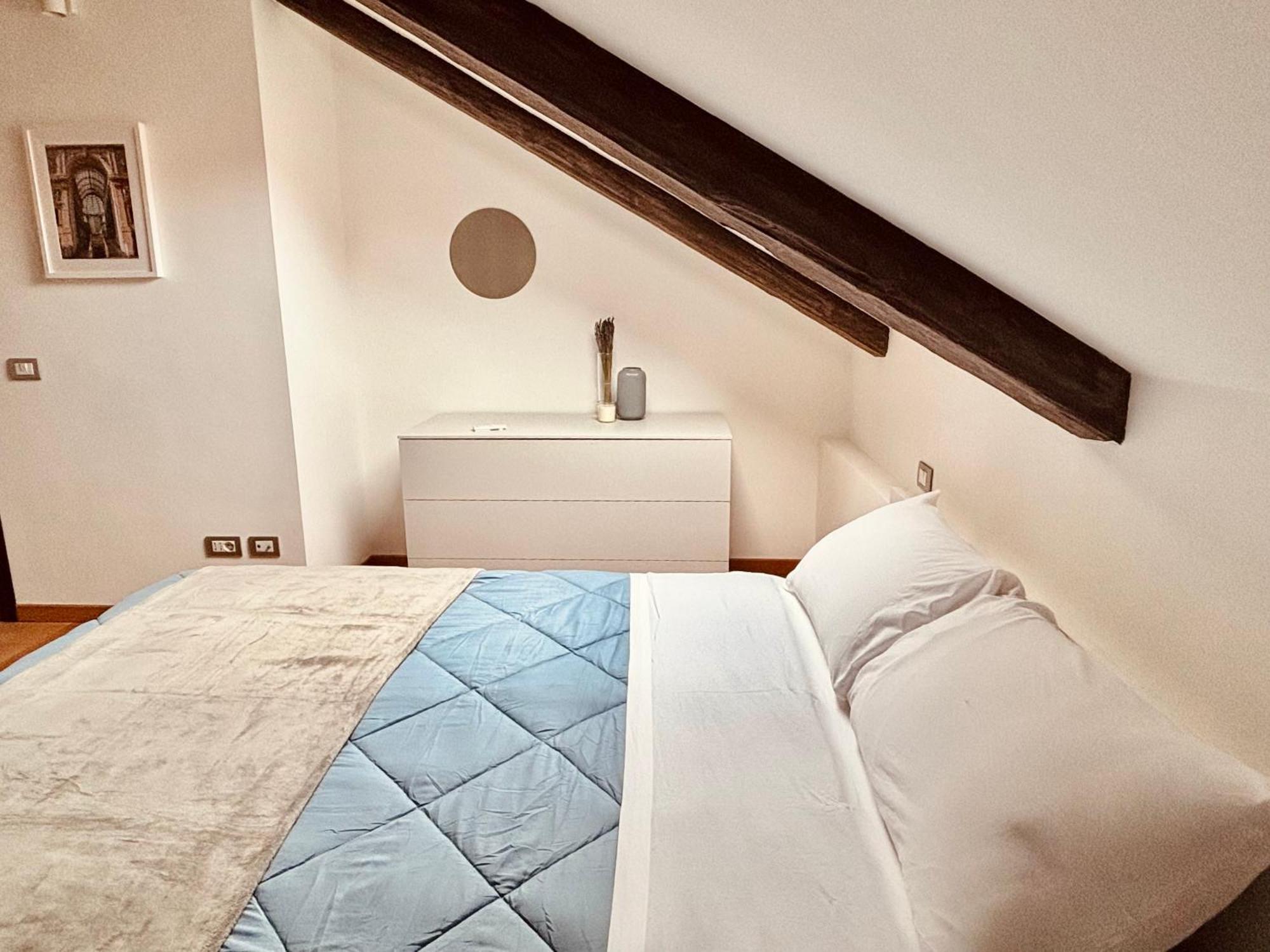 Unonoveuno Luxury Apartment Napoli Bagian luar foto