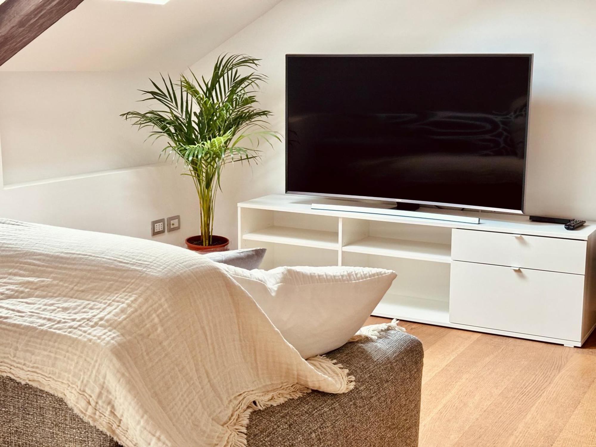 Unonoveuno Luxury Apartment Napoli Bagian luar foto