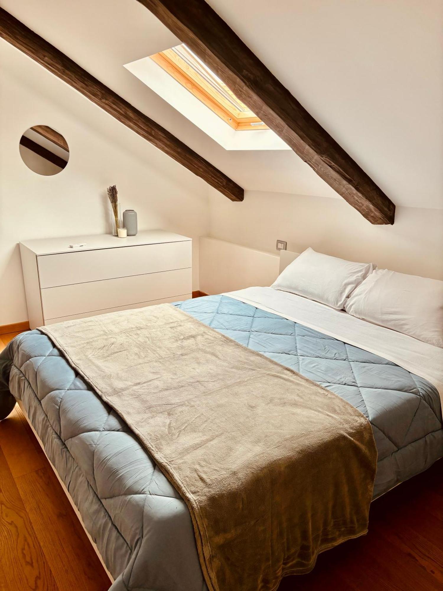 Unonoveuno Luxury Apartment Napoli Bagian luar foto